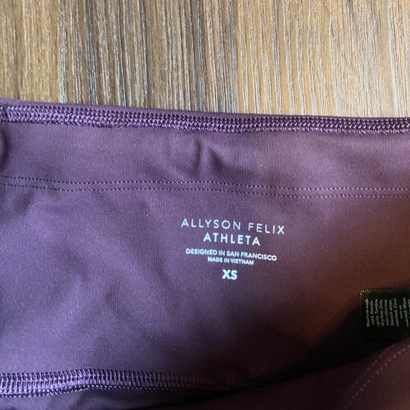 Allyson Felix Athleta sports top and leggings set - Picture 7 of 8